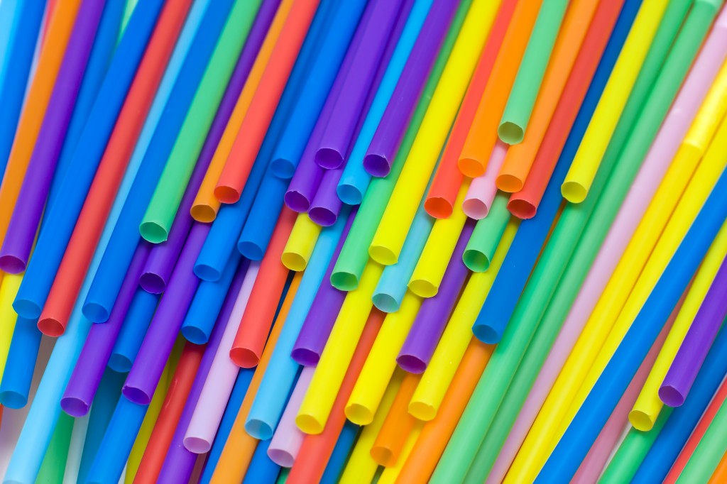 plastic straws 1024x682