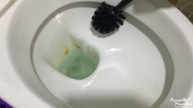 【親子頭條】假牙片洗廁所好乾淨