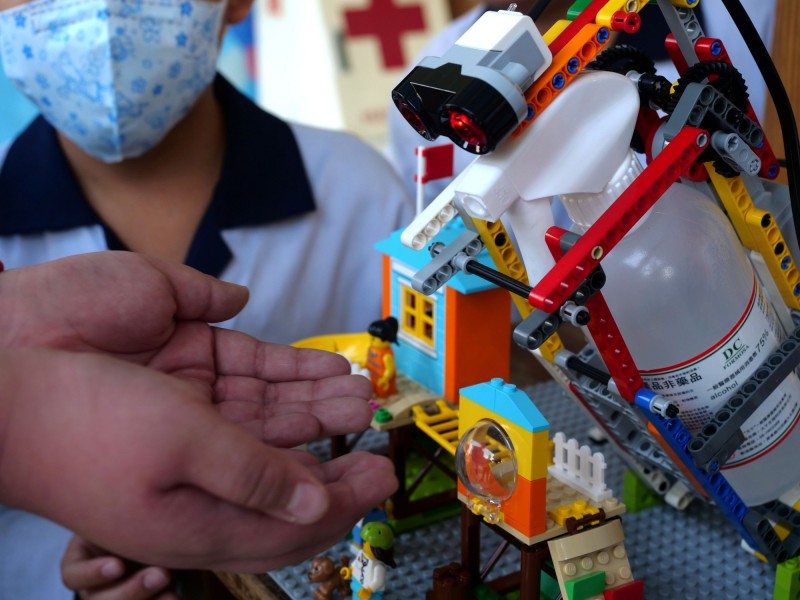 【創意防疫】疫症激發台灣小學生　Lego防疫機械人獲讚賞