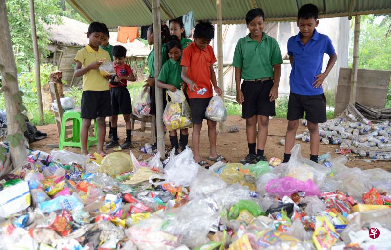 【愛地球】印度愛心學校　回收垃圾當學費